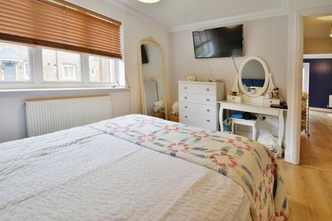 9 Wise Close, Swindon, SN2 7LT