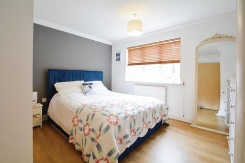 9 Wise Close, Swindon, SN2 7LT