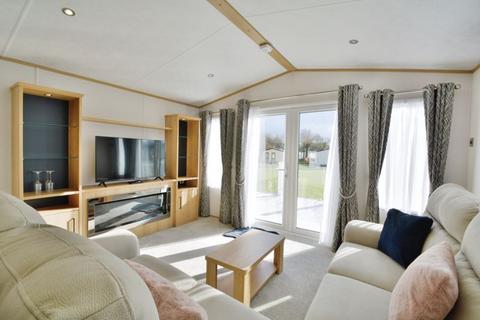 2 bedroom detached house for sale - Kingfisher Lake, Cotswold Hoburne, Cotswold Water Park