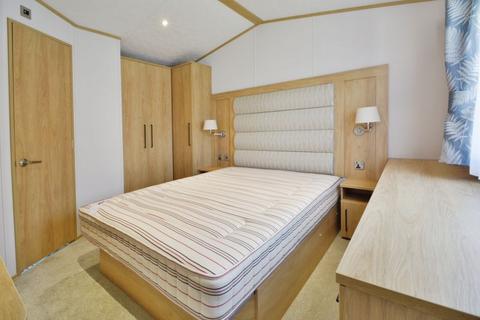 2 bedroom detached house for sale, Kingfisher Lake, Cotswold Hoburne, Cotswold Water Park