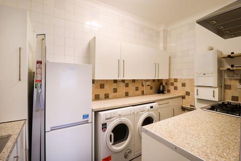 10d Lancaster Gardens, Southend-on-sea, SS1 2NT