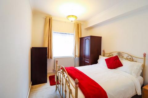 10d Lancaster Gardens, Southend-on-sea, SS1 2NT