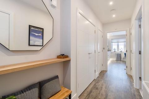 2, Tilney House Tilney Drive, Horsham, RH12 1GS
