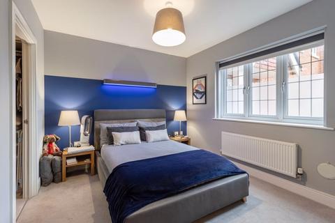 2, Tilney House Tilney Drive, Horsham, RH12 1GS