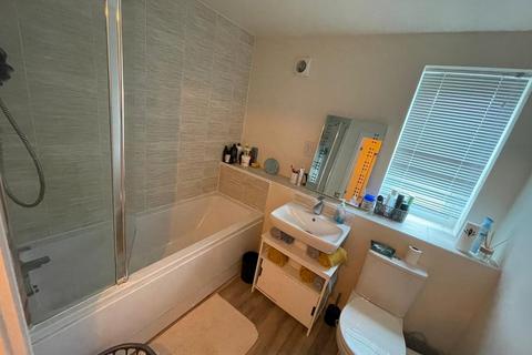 2 bedroom flat to rent, Tawny Grove, Canley,