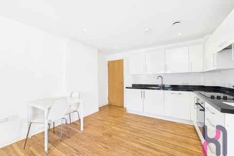2 bedroom flat to rent, The Exchange, 8 Elmira Way, Salford Quays, Greater Manchester, M5