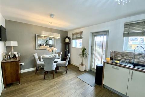 28 Ascot Drive, Laughton Common, Sheffield, S25 3AL