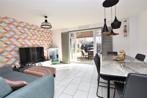 3 bedroom townhouse for sale - Pullman Crescent, Leeds, West Yorkshire