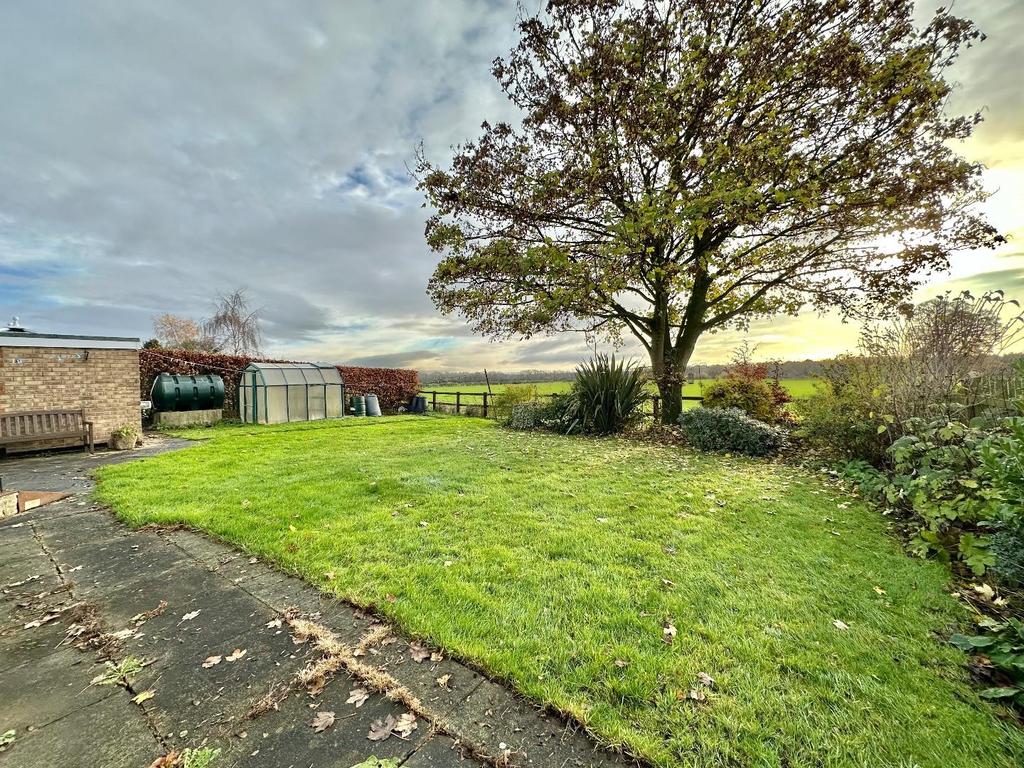Parkfield, Stillington, York, YO61 1JW 3 bed detached bungalow £1,050