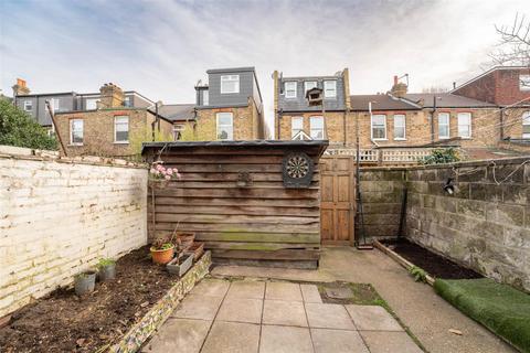 27 Balfour Road, London, W13 9TN