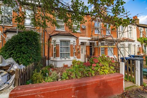 30 Belsize Avenue, London, W13 9TF