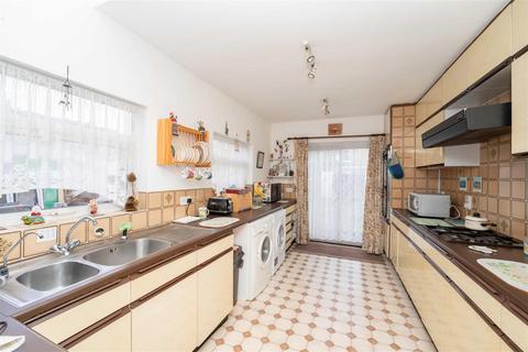 30 Belsize Avenue, London, W13 9TF