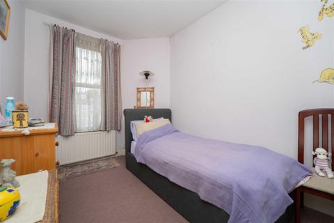 30 Belsize Avenue, London, W13 9TF