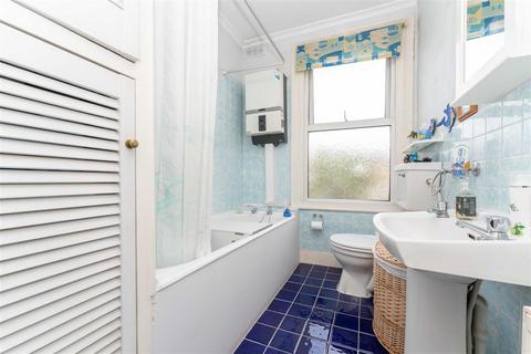 30 Belsize Avenue, London, W13 9TF