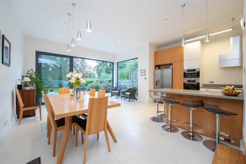 70 Elers Road, London, W13 9QD