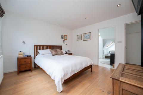 70 Elers Road, London, W13 9QD