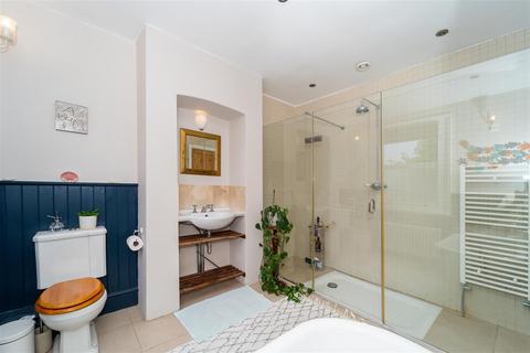 7 Carlyle Road, London, W5 4BL