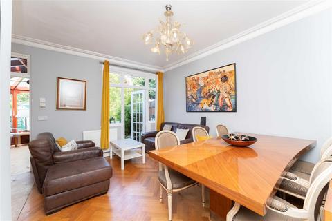 46 Claygate Road, London, W13 9XG