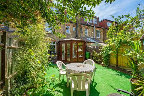 46 Claygate Road, London, W13 9XG
