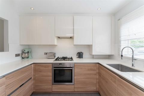 5 Mallard Close, London, W7 2PX