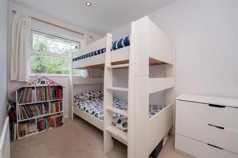 5 Mallard Close, London, W7 2PX