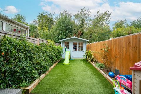 5 Mallard Close, London, W7 2PX