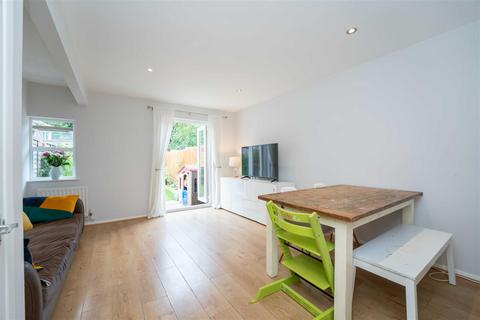 5 Mallard Close, London, W7 2PX