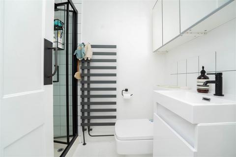 Flat 1, 24 Green Lane, London, W7 2PB