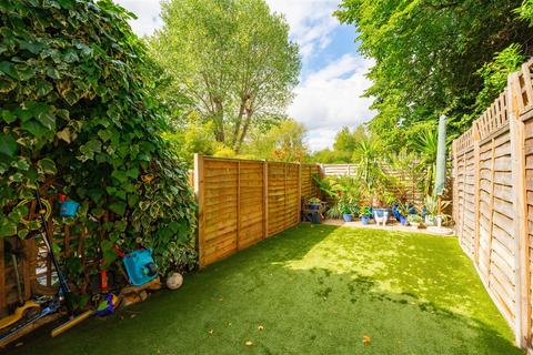 Flat 1, 24 Green Lane, London, W7 2PB