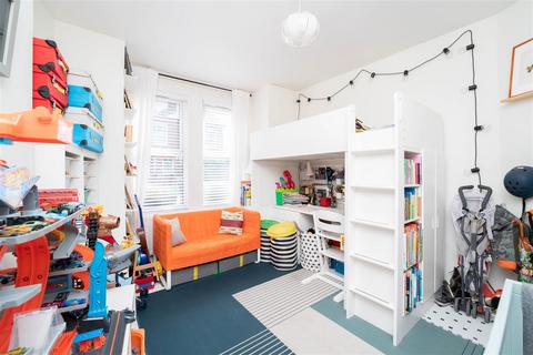 Flat 1, 24 Green Lane, London, W7 2PB