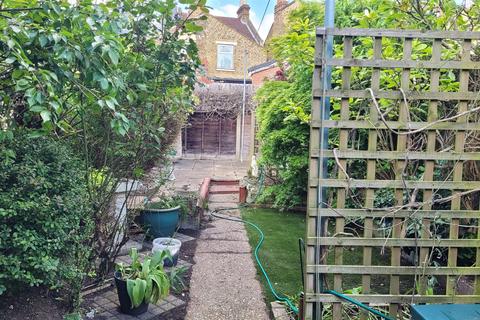 93 Grosvenor Road, London, W7 1HR