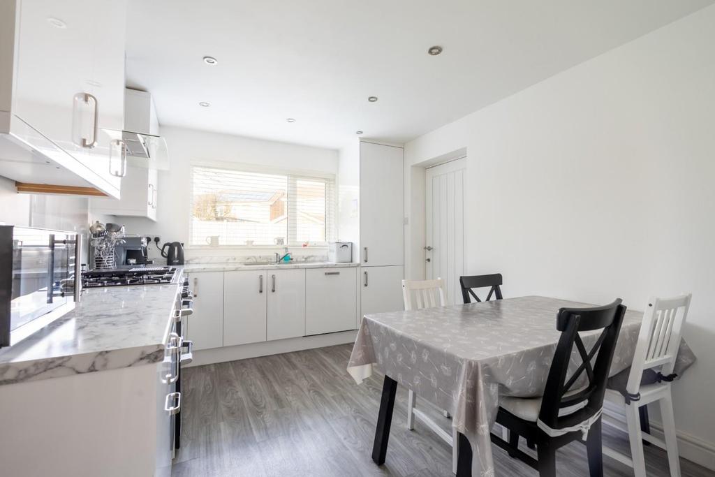 Spey Bank, Park, York 2 bed semidetached bungalow £325,000