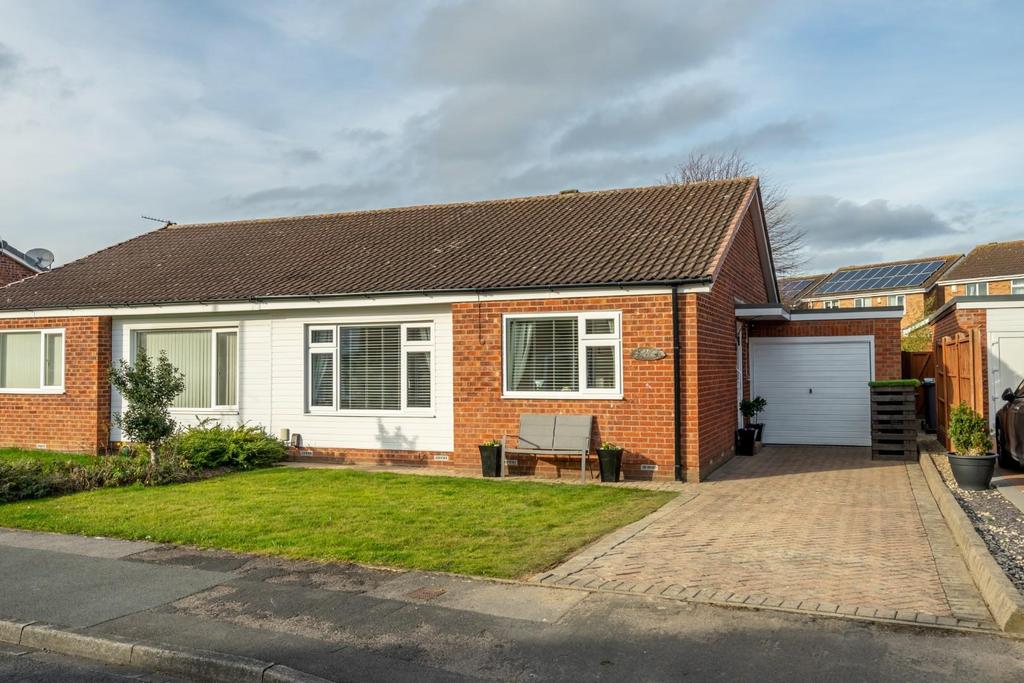 Spey Bank, Park, York 2 bed semidetached bungalow £325,000
