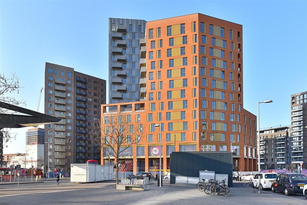1 Ashley Road East, Tottenham Hale... 2 bed apartment £2,700 pcm (£