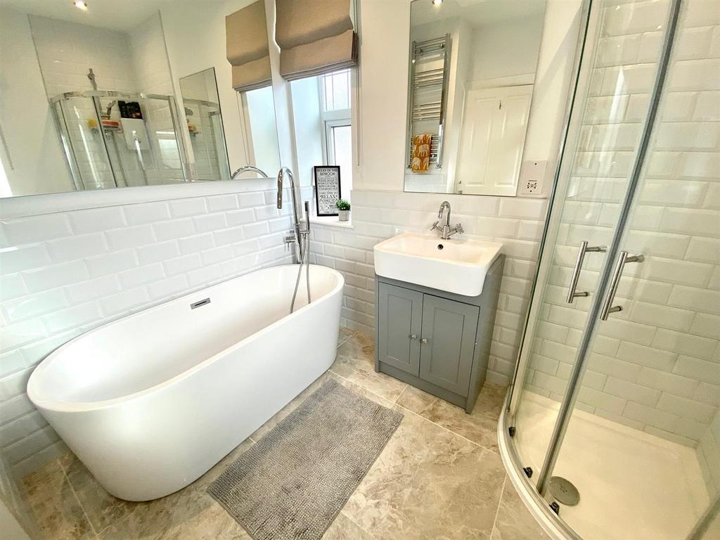 Stocks bank road 93 bathroom.jpg