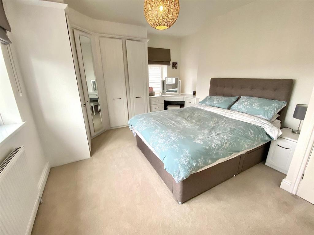 Stocks bank road 93 bed 1.jpg