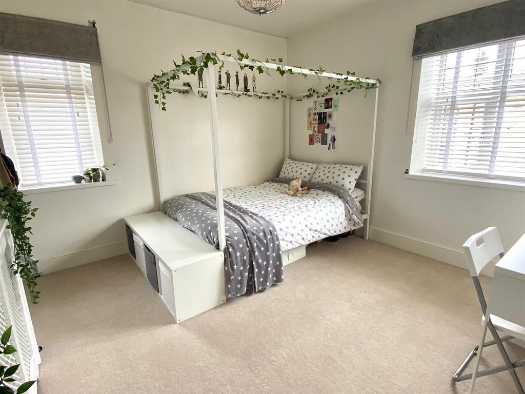 Stocks bank road 93 bed2.jpg