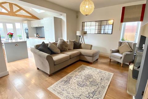 3 bedroom detached house for sale - Stocks Bank Road, Mirfield