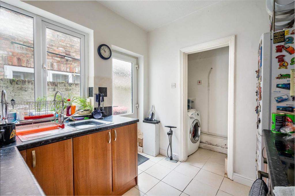 Huntington Road, York 3 bed terraced house £240,000