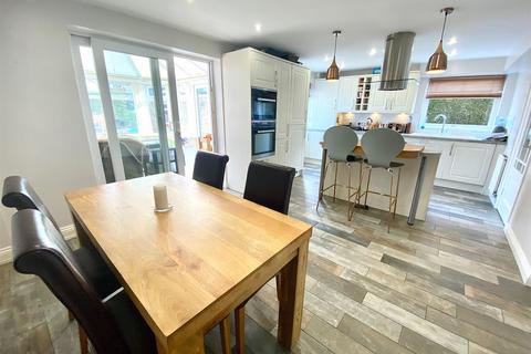 8 Bronte Grove, Mirfield, WF14 9NU