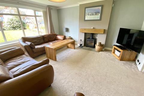 8 Bronte Grove, Mirfield, WF14 9NU