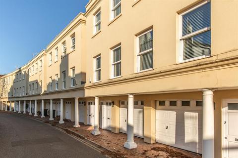 4 Amelia Crescent, Worthing, BN11 4EB