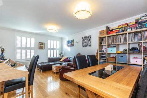 4 Amelia Crescent, Worthing, BN11 4EB