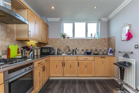 4 Amelia Crescent, Worthing, BN11 4EB