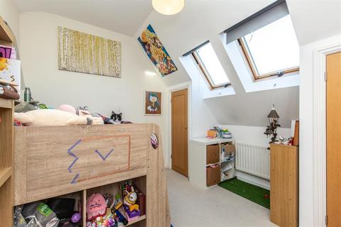 4 Amelia Crescent, Worthing, BN11 4EB