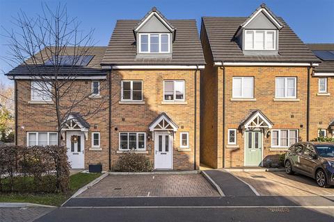 36 Winter Close, Epsom, KT17 1AH