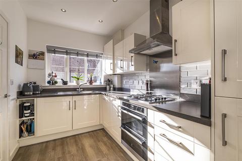 36 Winter Close, Epsom, KT17 1AH