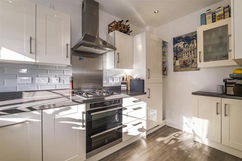 36 Winter Close, Epsom, KT17 1AH