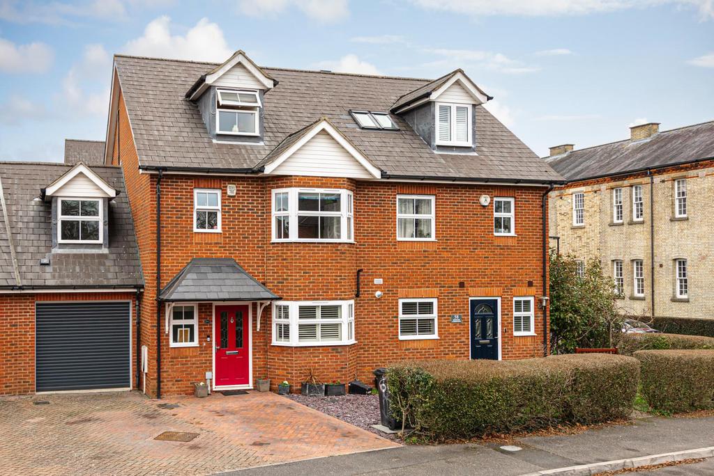 Horton Crescent, Epsom 4 bed semidetached house £800,000