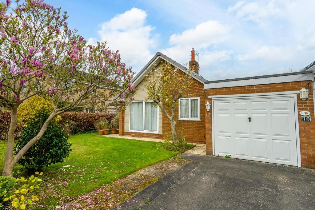 Mill Hill Drive, Huntington, York 3 bed detached bungalow for sale £390,000